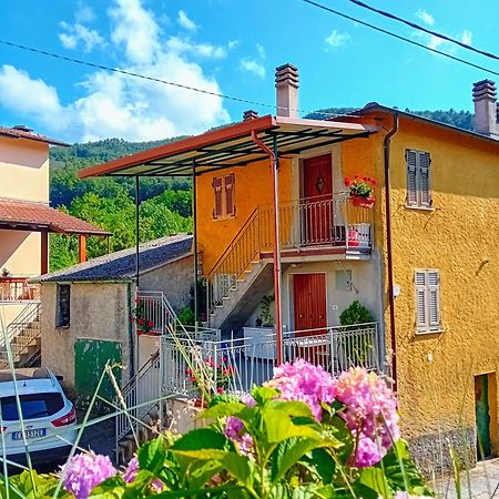 Agriturismo Ghirlanda Norma Rita Carrodano Inferiore Εξωτερικό φωτογραφία